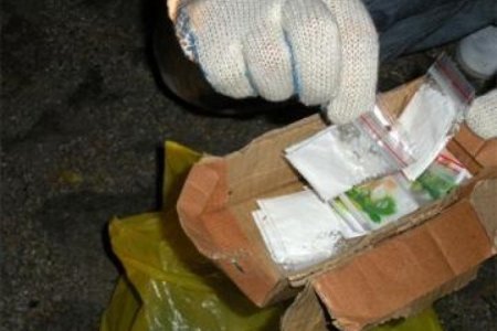 Гурван килограмм орчим хар тамхи хилээр нэвтрүүлэхийг завджээ
