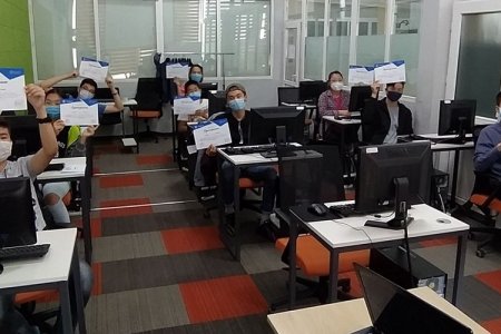 “10 000 ПРОГРАММИСТ” төслийн эхний ээлжийн суралцагчид амжилттай төгслөө