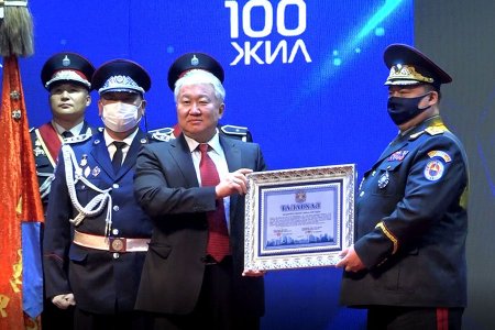 Цагдаагийн хоёр алба хаагчид түрээслээд өмчлөх орон сууц олгохоор боллоо