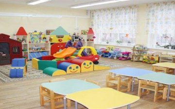 Улаанбаатар хотод улсын цэцэрлэггүй 17 хороо байна