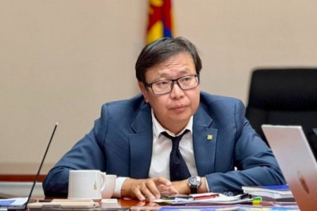 Бакалаврын зэрэгтэй, 2.7-оос дээш голч дүнтэй бол 45 хоногийн сургалтаар багшлах эрх олгоно