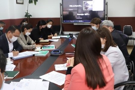 Хичээлийн шинэ жилийн үзэсгэлэн худалдаа зохион байгуулах бэлтгэлийг хангалаа