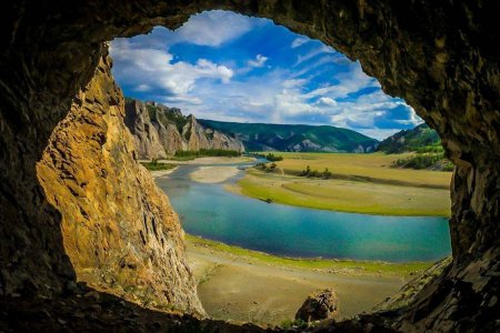 2017 онд  аялал жуулчлалын салбар 400 сая.ам долларын ашигтай ажиллажээ