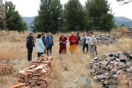 Сарьдагийн хийдийн тууринд нийслэлийн удирдлагууд хүндэтгэл үзүүллээ