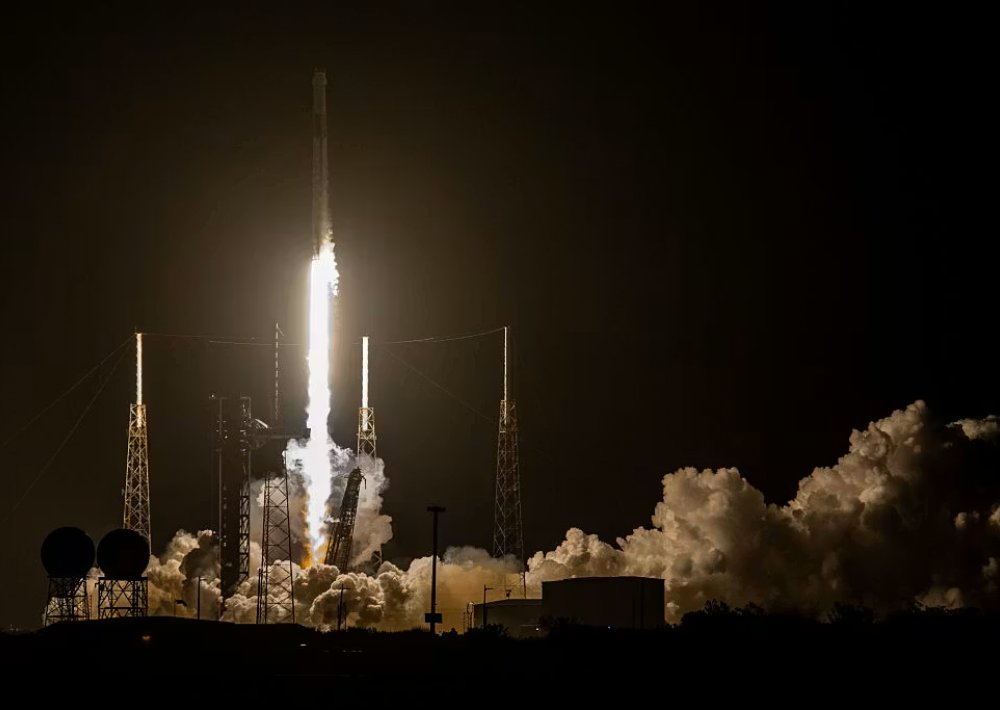 SpaceX to expand Starlink’s mobile coverage as it seeks $1.75 trillion IPO valuation