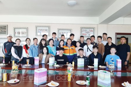 Баяжуулагчид тэргүүний гэр бүлээ тодруулж, урчуудаа урамшууллаа