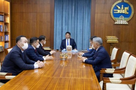 Монгол Улсын Ерөнхийлөгчид УИХ дахь МАН-ын бүлгийн удирдлагууд баяр хүргэж, амжилт хүслээ