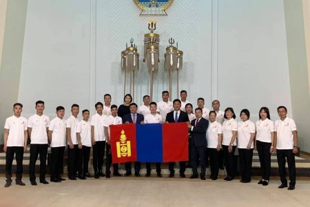 Ерөнхий сайд “Дэлхийн ур чадвар-2019” тэмцээнд оролцох залууст Төрийн далбаагаа мандуулан ирэхийг ерөөлөө