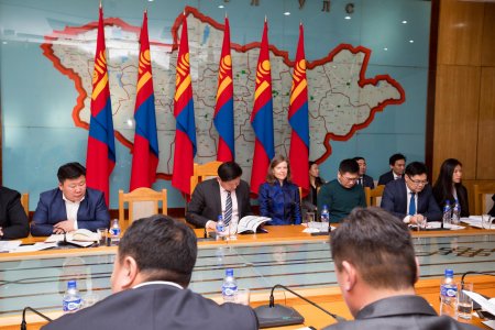 Баруун бүсийн хувийн хэвшлийг дэмжих стратегийг танилцуулав