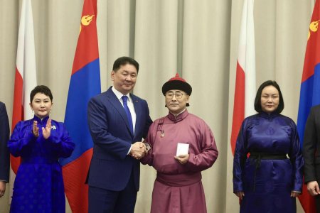 Монгол, Польш иргэдэд төрийн дээд шагнал, одон хүртээлээ