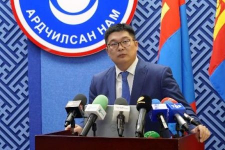 Б.Ган-Очир: Троллуудын хууль гэх нэрээр монголчуудын амыг хамхих гэж байна