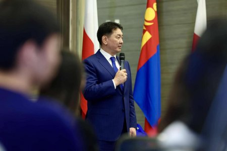 Польшид “Илгээлт-2100” хөтөлбөрийн хүрээнд 100  оюутан суралцаж байна