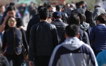 Гэр бүлүүдийн 50-60 хувь нь санхүүгийн баталгаагүй, орон сууцны асуудалтай учраас төрөөс дэмжлэг үзүүлэх хэрэгтэй гэв
