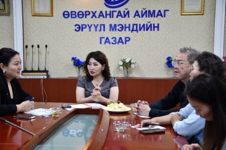 Халдварт өвчин судлалын үндэсний төвтэй хамтран Арвайхээр сумын эрүүл мэндийн байгууллагуудад дэмжлэгт хяналт хийж байна.