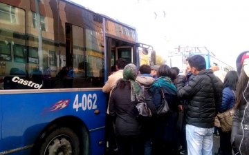 Нийтийн тээврийн хүрэлцээ өглөө, оройд нийтийн тээврийн үйлчилгээ хомсдолтой байна