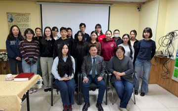 ШУА-ИЙН ХЗХ-ИЙН ЗАХИРАЛ, ДОКТОР, ДЭД ПРОФЕССОР О. ШИНЭБАЯР   “ХЭЛНИЙ НЭГЖҮҮДИЙН УТГЫН СУДАЛГАА” СЭДВЭЭР ЛЕКЦ УНШЛАА