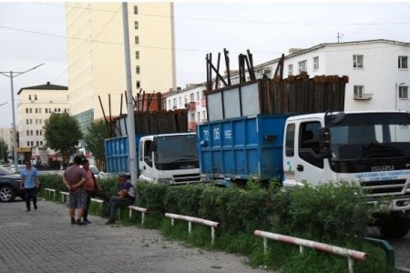 “Урт цагаан” үйлчилгээний төвийн нэгдүгээр корпусыг нураах ажлыг эхлүүлжээ