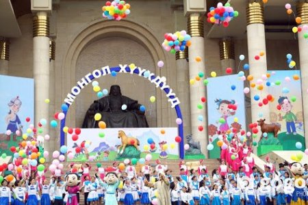  Хүүхдийн эрхийг хамгаалах олон улсын өдрийг гэртээ тэмдэглэхийг уриаллаа.