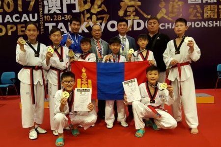 Манай тамирчид Макаогоос 14 медальтай ирлээ