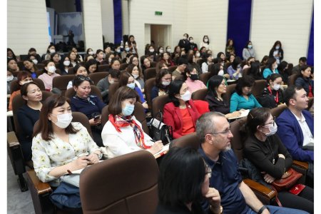 АНГЛИ ХЭЛНИЙ БАГШ НАРЫН 76,2 ХУВЬ НЬ ОНОШЛОХ, ҮНЭЛЭХ СУДАЛГААНД ХАМРАГДЛАА