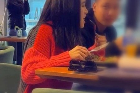 Баян Базарт “гологдсон” дуучин Б.Аззаяагийн дараагийн сонголт