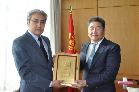 А.Гансүхийг ҮАБЗ-ийн Нарийн бичгийн даргаар томилов