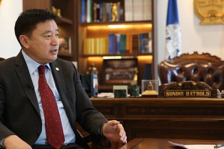 С.Батболд: Энэ хотод амьдрах гэж байгаа бол хууль, дүрэмд захирагдах ёстой