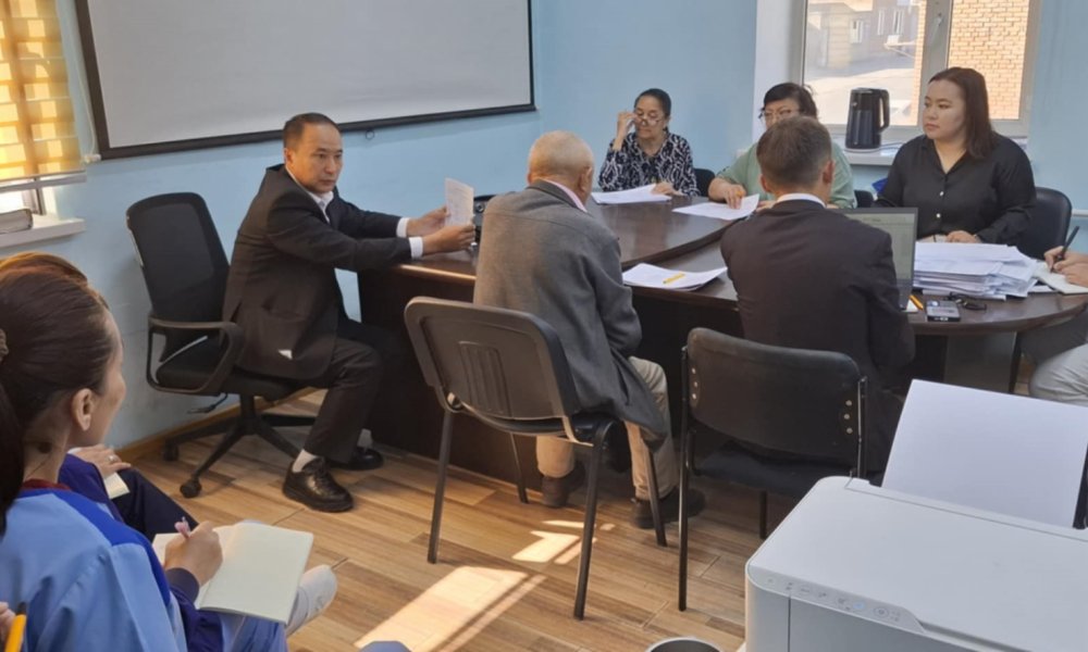 Өрхийн эрүүл мэндийн төвүүдэд хяналт, дүгнэлт хийж байна.