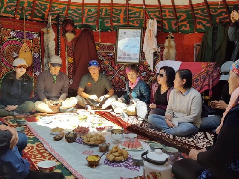 VISIT LOCAL NOMAD FAMILY
