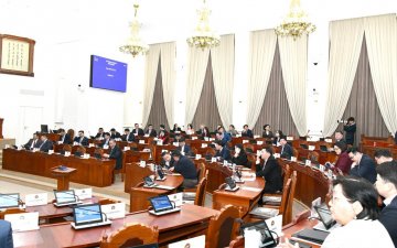Монгол Улсын Их Хурлын тухай хуульд өөрчлөлт оруулах тухай хуулийн төслийг анхны хэлэлцүүлэгт шилжүүлэв