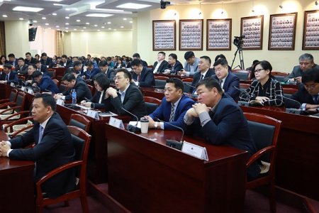 Нийслэлийн удирдах ажилтнуудын шуурхай зөвлөгөөн боллоо