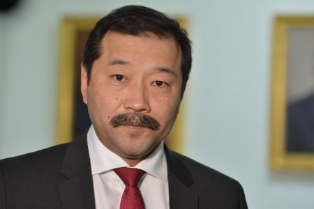 Ж.Бат-Эрдэнэ  ёс зүйн хариуцлага хүлээж, сайдын ажлаа өгөхөө мэдэгдлээ