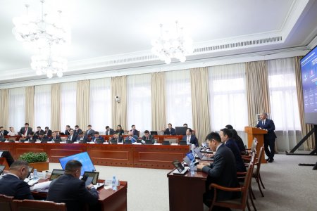 Орон нутгийн удирдлагуудад хөгжлийн бодлогоо танилцуулав