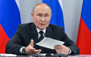 Европын комисс Монгол улсын эрх баригчдад хандаж ОУ-ын Эрүүгийн шүүхийн шаардлагыг биелүүлж, В.Путиныг баривчлахыг уриаллаа