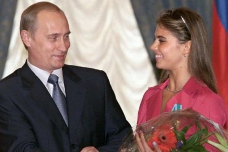 Алина Кабаева Путины гурван хүүхдийг төрүүлсэн гэж мэдээлжээ