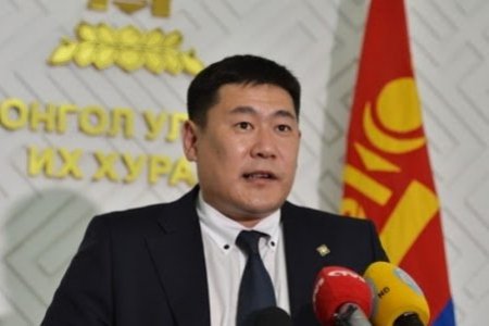Л.Оюун-Эрдэнэ: Вакцины хамгийн анхны тунг Ерөнхий сайд миний бие тариулж, нийт иргэддээ уриална