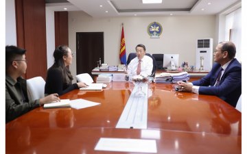 БШУ-Ы САЙД МОНГОЛЫН ОЮУТНЫ ХОЛБООНЫ УДИРДЛАГУУДТАЙ УУЛЗАЖ, ХАМТАРЧ АЖИЛЛАХААР БОЛЛОО 