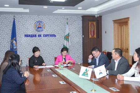 The MoU is signed for cooperation between Mandakh University and Mongoltax TMZ LLC 