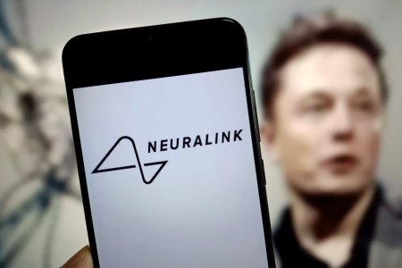 Илон Маскийн “Neuralink” компани харааны бэрхшээлтэй хүмүүст зориулан тусгай төхөөрөмж зохион бүтээжээ