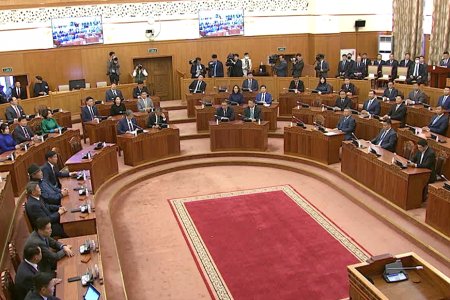 УИХ-ын Халдашгүй байдлын дэд хороо УИХ-ын гурван гишүүний бүрэн эрхийг түдгэлзүүллээ