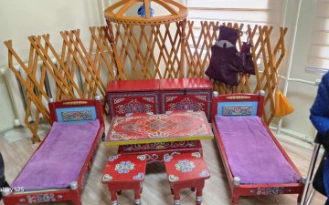 Эрүүл мэндийн газрын ажилтан, албан хаагч нарын дунд 