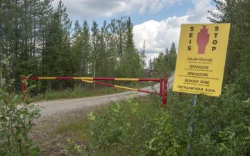 Финланд улсын эрх баригчид ОХУ-тай хил залгаа бүс нутагтаа хаалт босгохоор төлөвлөж байна