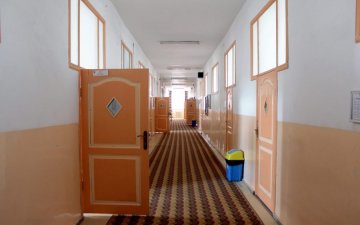 Их дээд сургуулиуд болон мэргэжлийн сургалт үйлдвэрлэлийн төвийн дотуур байрыг эмнэлгийн зориулалтаар ашиглана