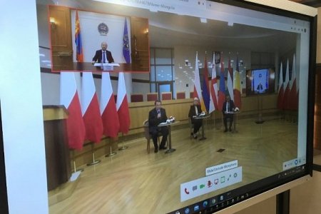 Үндсэн хуулийн цэцийн дарга Монгол Улсын Үндсэн хуулийн түүхэн уламжлалын сэдвээр илтгэл тавив