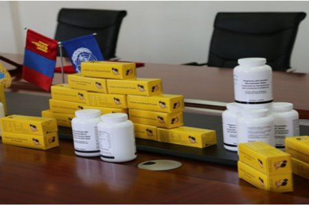 А аминдэм, ОНБТБ-ийг түгээж байна  