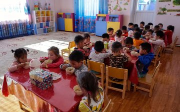 Сургууль, цэцэрлэгийн хүүхдийн хоолны зардалтай холбоотой хөрөнгө төсвийн тодотголд тусгагдаагүй