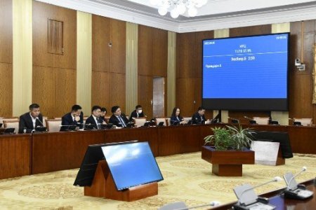 Шатахууны үнэ литр тутамдаа 1000 төгрөгөөр нэмэгдэх эрсдэлтэй учраас Засгийн газар зохицуулахаас өөр аргагүй гэв