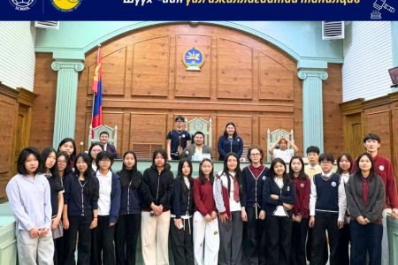 9–12-р ангийн зарим сурагчид Нийгмийн ухаан хичээлийн хүрээнд “Нийслэлийн Захиргааны Хэргийн Анхан Шатны Шүүх”-ийн үйл ажиллагаатай танилцлаа.