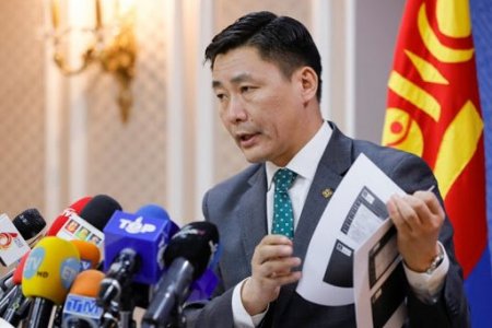 Ё.Баатарбилэг: Хичээл сургалтын үйл ажиллагааг 9 дүгээр сарын 1-н хүртэл зогсоох шийдвэр гаргалаа