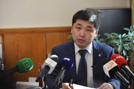 Өөрийгөө шударга хуульч гэдэг О.Баасанхүү АН-ын 100 саяын схемийг хүлээн зөвшөөрсөн нь ичгэвтэр